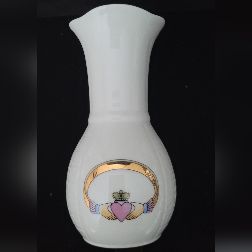 Donegal Parian Vase With Calladah